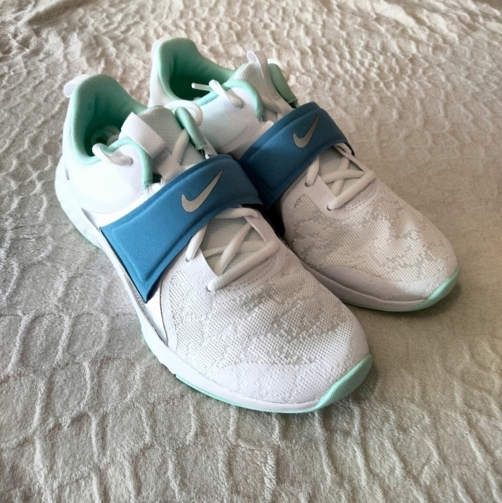 NWT Renew Nike Sneakers - Picture 5 of 9